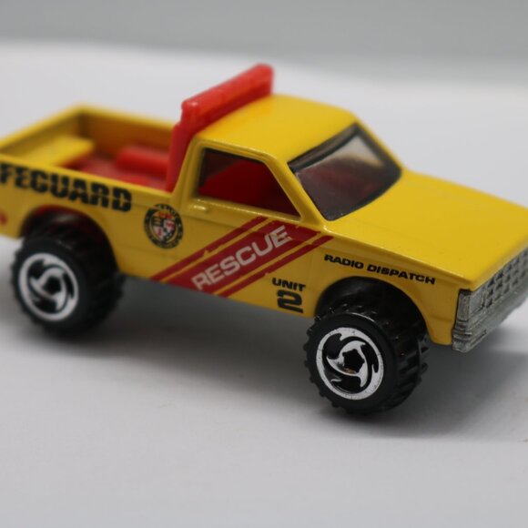 1982 Hot Wheels 4x4 lifeguard truck vintage diecast 1/64 scale - Picture 2 of 7